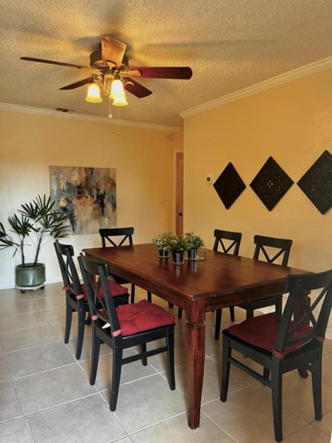 House Close To Downtown, Airport, Raymond James Stadium, And Many More Places Tampa Exterior foto